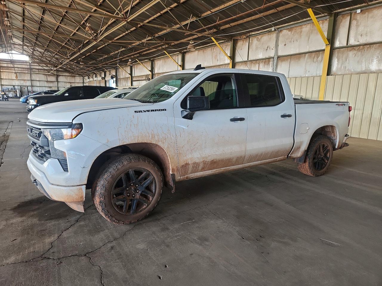 2023 CHEVROLET SILVERADO Custom — Front 3/4