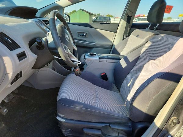 2017 TOYOTA PRIUS — DENT