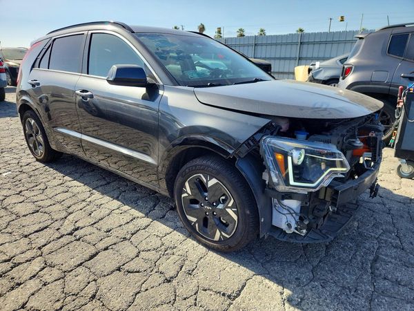 2023 KIA NIRO Wind — Passenger 3/4