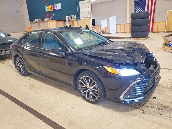 2023 TOYOTA CAMRY