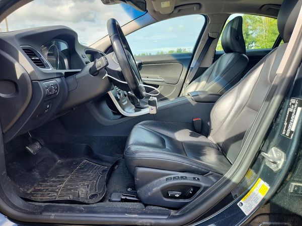2014 VOLVO S60