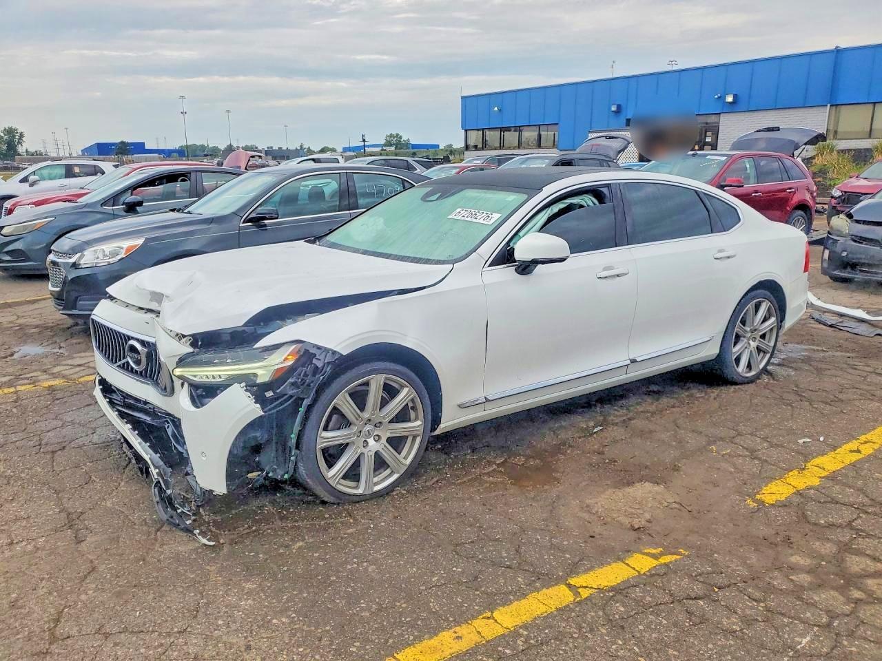 2018 VOLVO S90