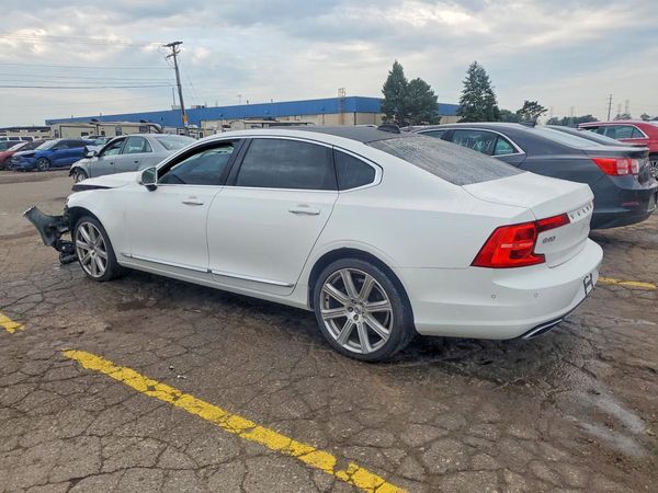 2018 VOLVO S90
