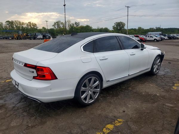 2018 VOLVO S90