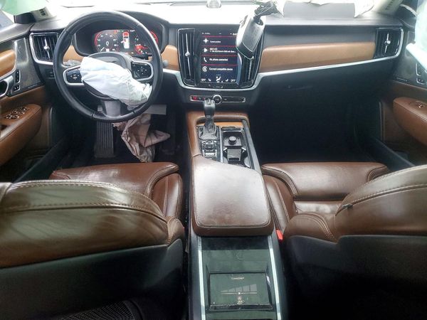 2018 VOLVO S90