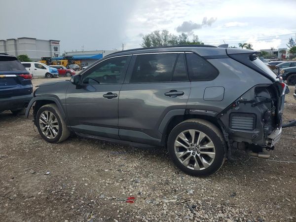 2020 TOYOTA RAV4 XLE Premium