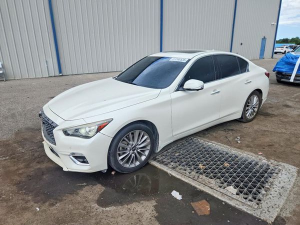 2021 INFINITI Q50 LUXE