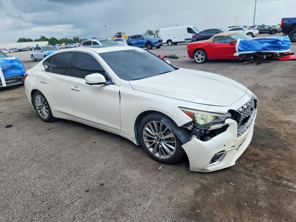 2021 INFINITI Q50 LUXE