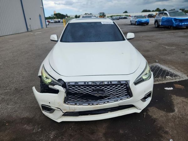 2021 INFINITI Q50 LUXE