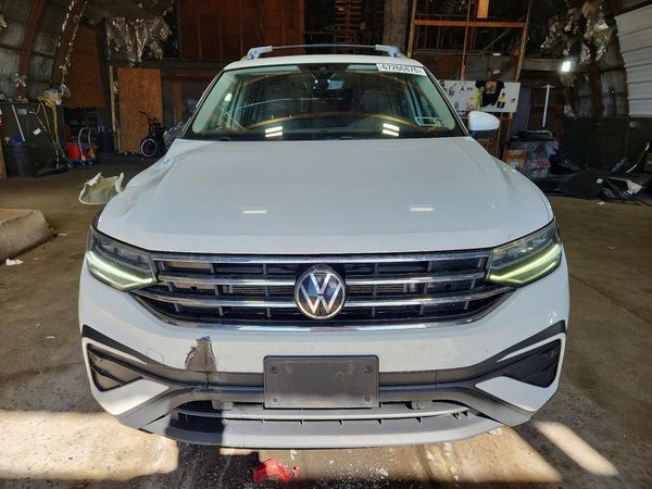 2022 VOLKSWAGEN TIGUAN 4Motion SE