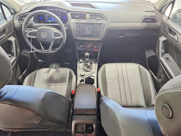 2022 VOLKSWAGEN TIGUAN 4Motion SE