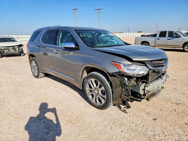 2018 CHEVROLET TRAVERSE Premier — Passenger 3/4