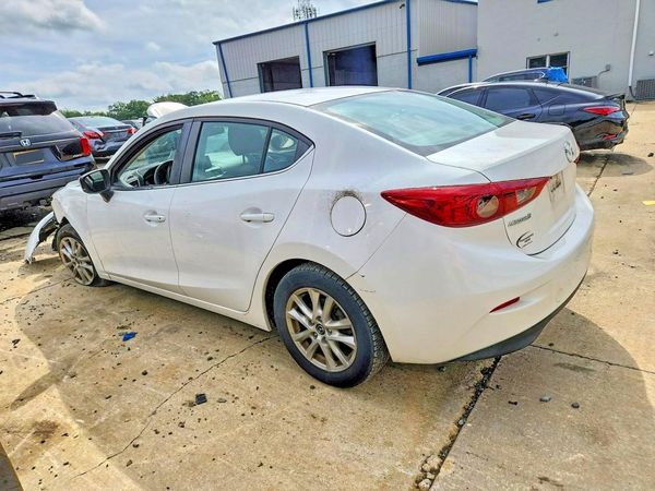 2017 MAZDA 3