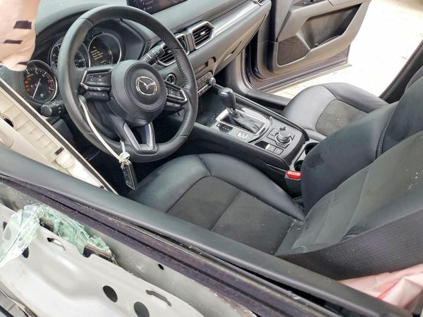 2022 MAZDA CX-5 Select Package — DENT