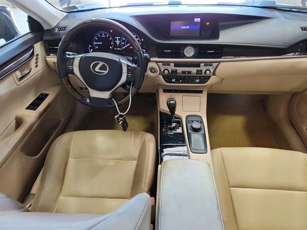 2013 LEXUS ES