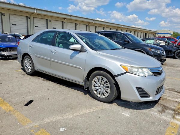 2014 TOYOTA CAMRY