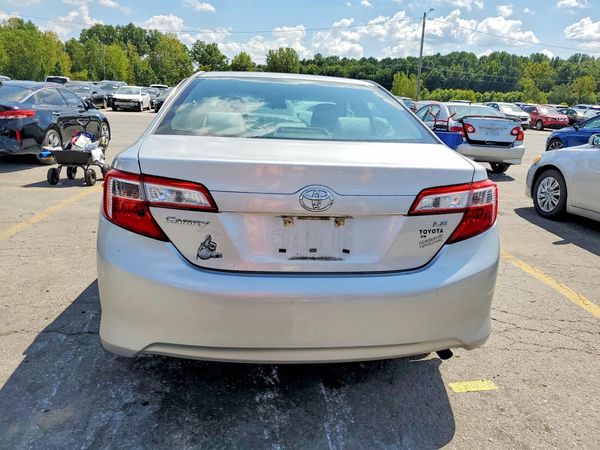 2014 TOYOTA CAMRY