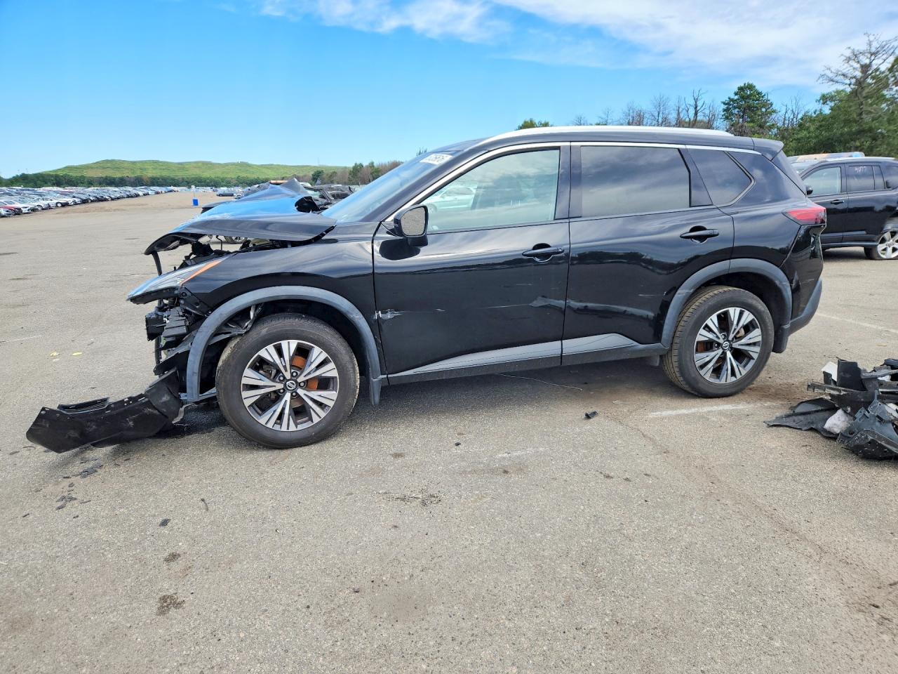 2021 NISSAN ROGUE SV — Front 3/4