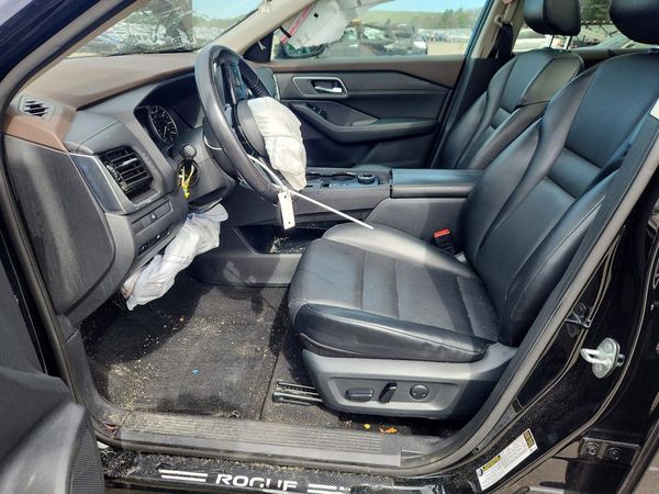 2021 NISSAN ROGUE SV — DENT