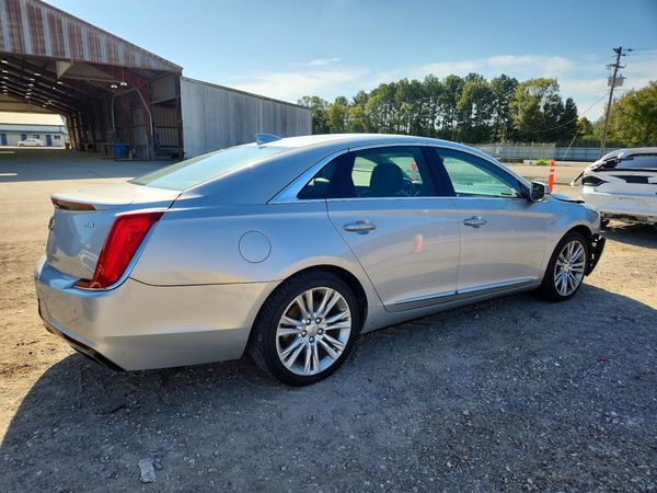 2018 CADILLAC XTS Luxury