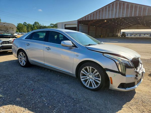 2018 CADILLAC XTS Luxury