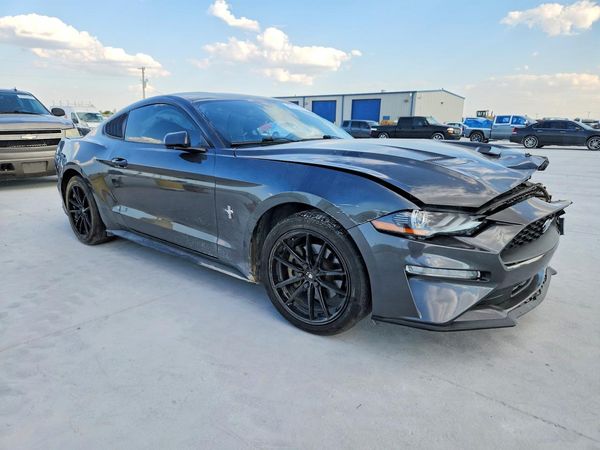 2018 FORD MUSTANG I4 Coupe — Passenger 3/4