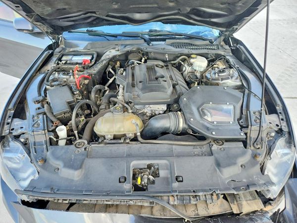 2018 FORD MUSTANG I4 Coupe — Engine bay