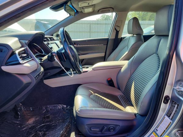2018 TOYOTA CAMRY