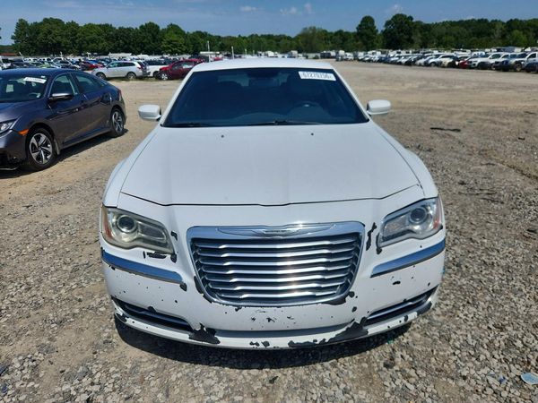 2013 CHRYSLER 300 Base/Limited