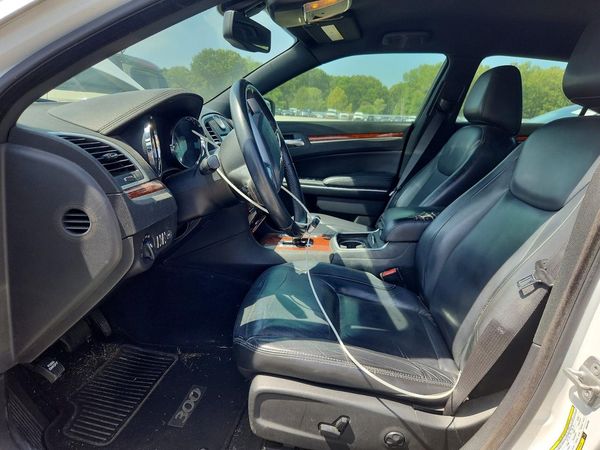 2013 CHRYSLER 300 Base/Limited