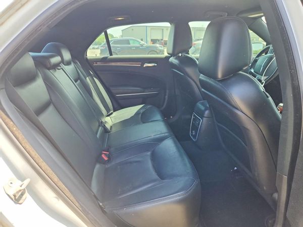 2013 CHRYSLER 300 Base/Limited