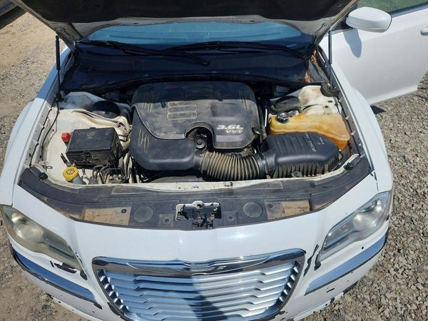 2013 CHRYSLER 300 Base/Limited