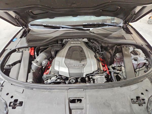 2015 AUDI A8 L