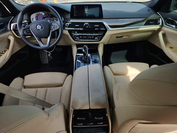 2019 BMW 530