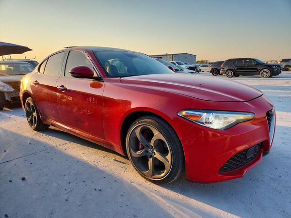 2017 ALFA ROMEO GIULIA AWD — Passenger 3/4