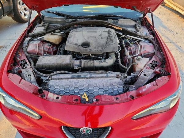 2017 ALFA ROMEO GIULIA AWD — Engine bay