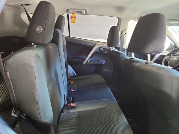2018 TOYOTA RAV4 LE