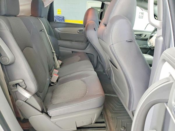 2015 CHEVROLET TRAVERSE LS