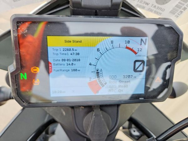 2022 KTM 390