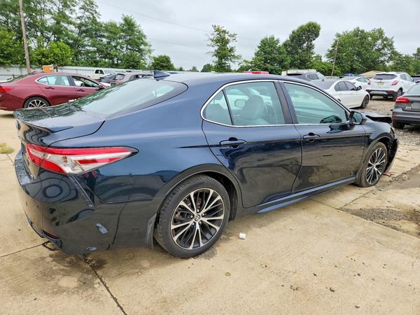 2019 TOYOTA CAMRY
