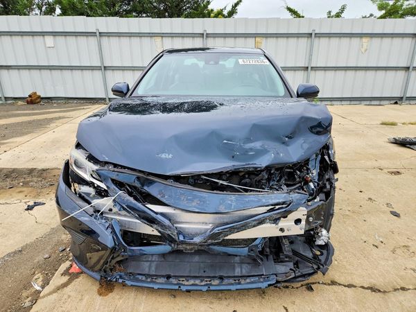 2019 TOYOTA CAMRY