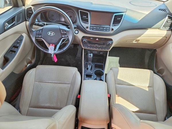 2016 HYUNDAI TUCSON
