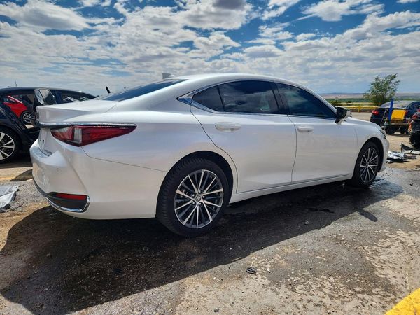 2023 LEXUS ES 250