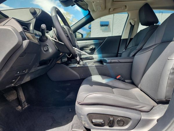 2023 LEXUS ES 250