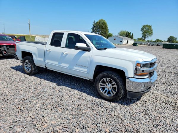 2017 CHEVROLET SILVERADO LT