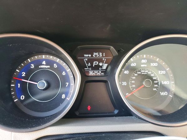 2015 HYUNDAI ELANTRA GLS(Middle)
