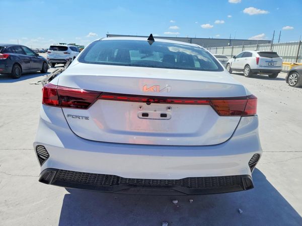 2024 KIA FORTE