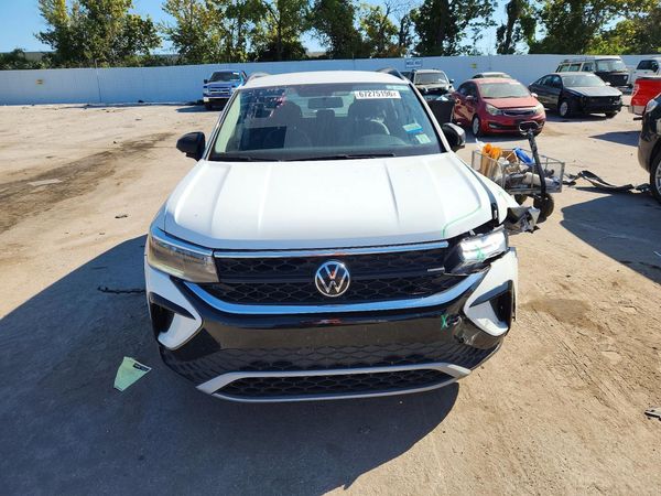 2022 VOLKSWAGEN TAOS