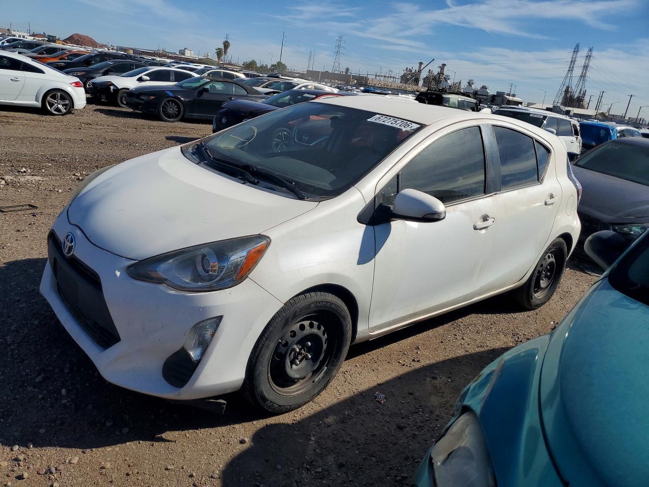 2016 TOYOTA PRIUS — Front 3/4