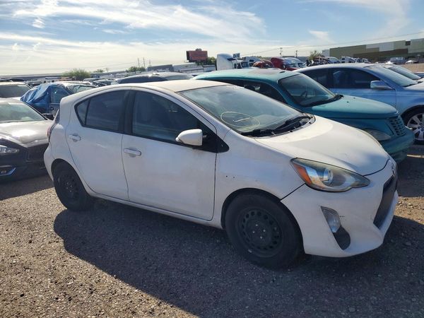 2016 TOYOTA PRIUS — Passenger 3/4